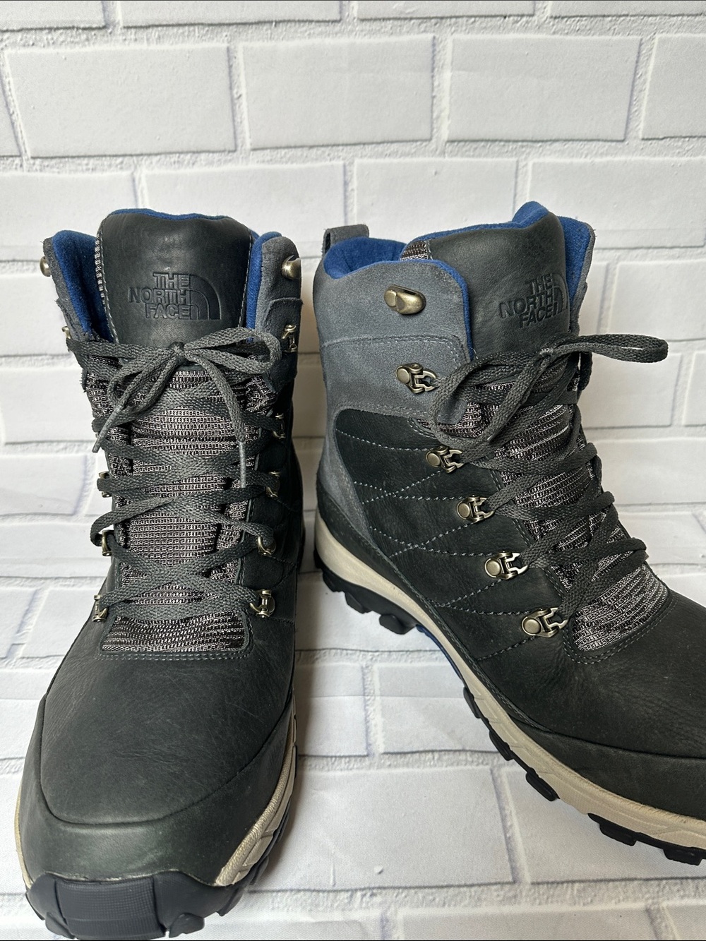 The North Face Men's Chilkat Waterproof Black and Gray Winter Boots Sz 12
